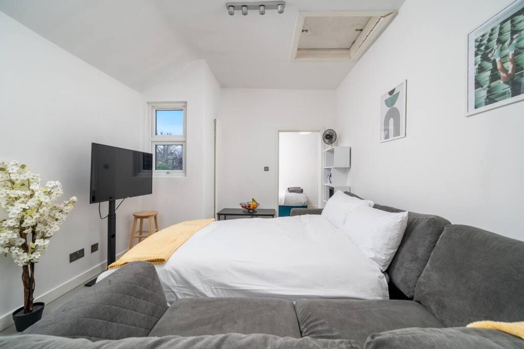 New 3Bed Stylish Apartment With Amazing Transport 런던 외부 사진